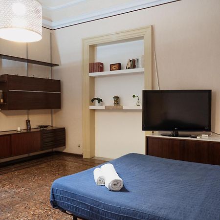 Bed And Books Bed & Breakfast Catania Bagian luar foto