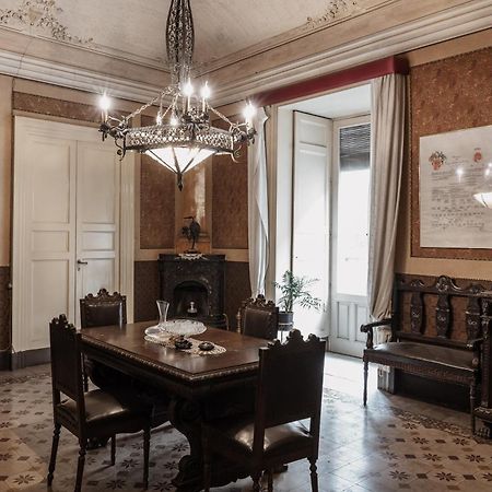 Bed And Books Bed & Breakfast Catania Bagian luar foto