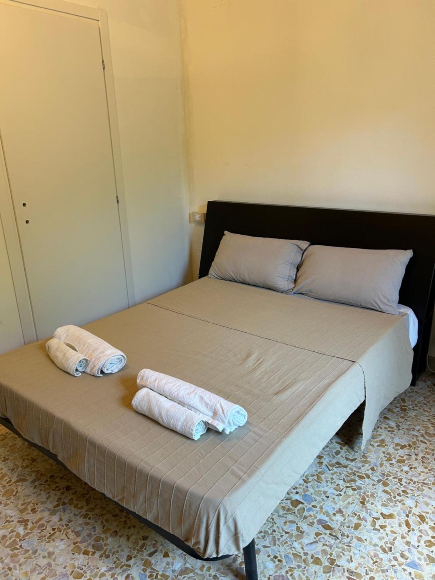 Bed And Books Bed & Breakfast Catania Ruang foto