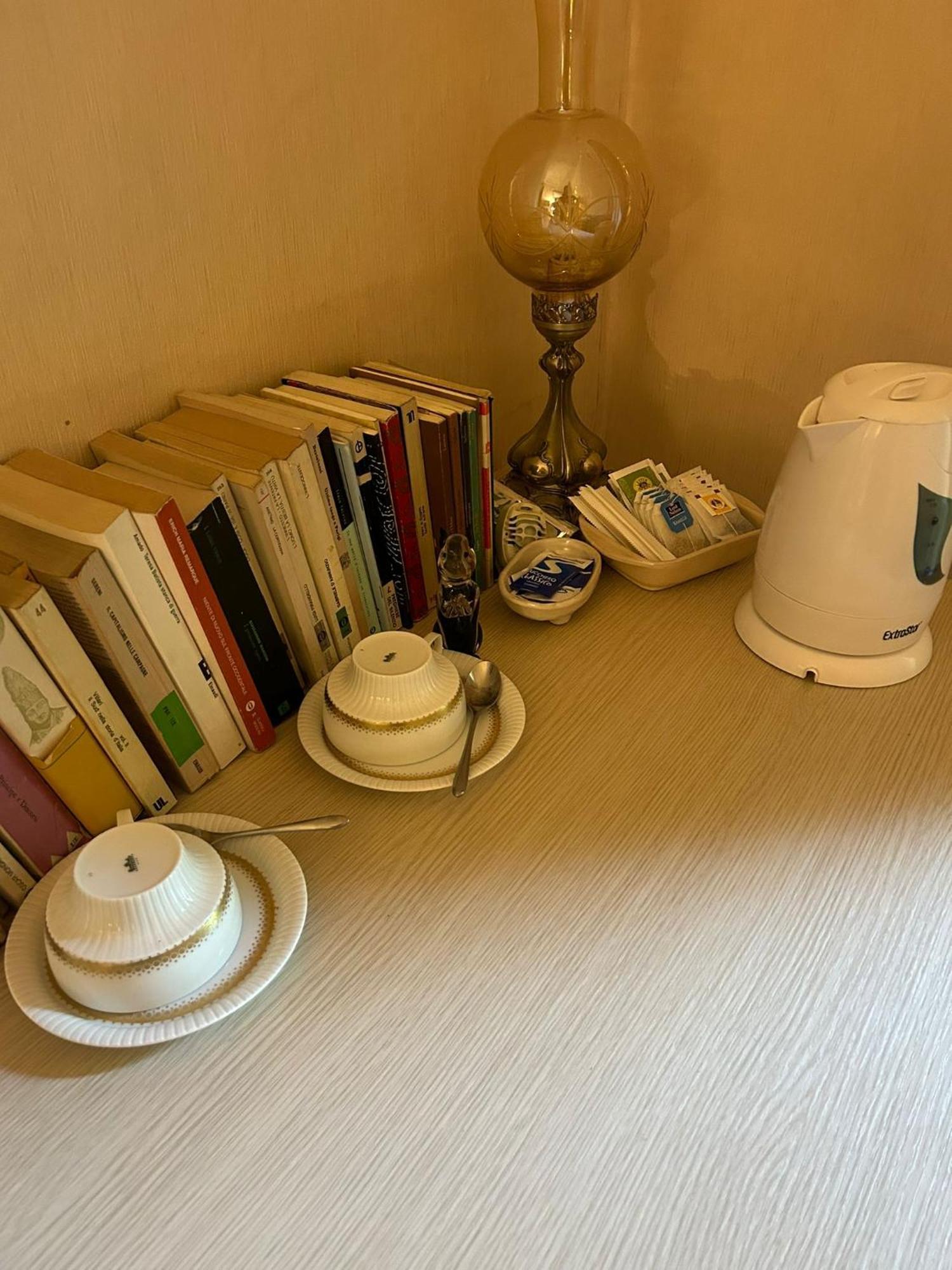 Bed And Books Bed & Breakfast Catania Bagian luar foto