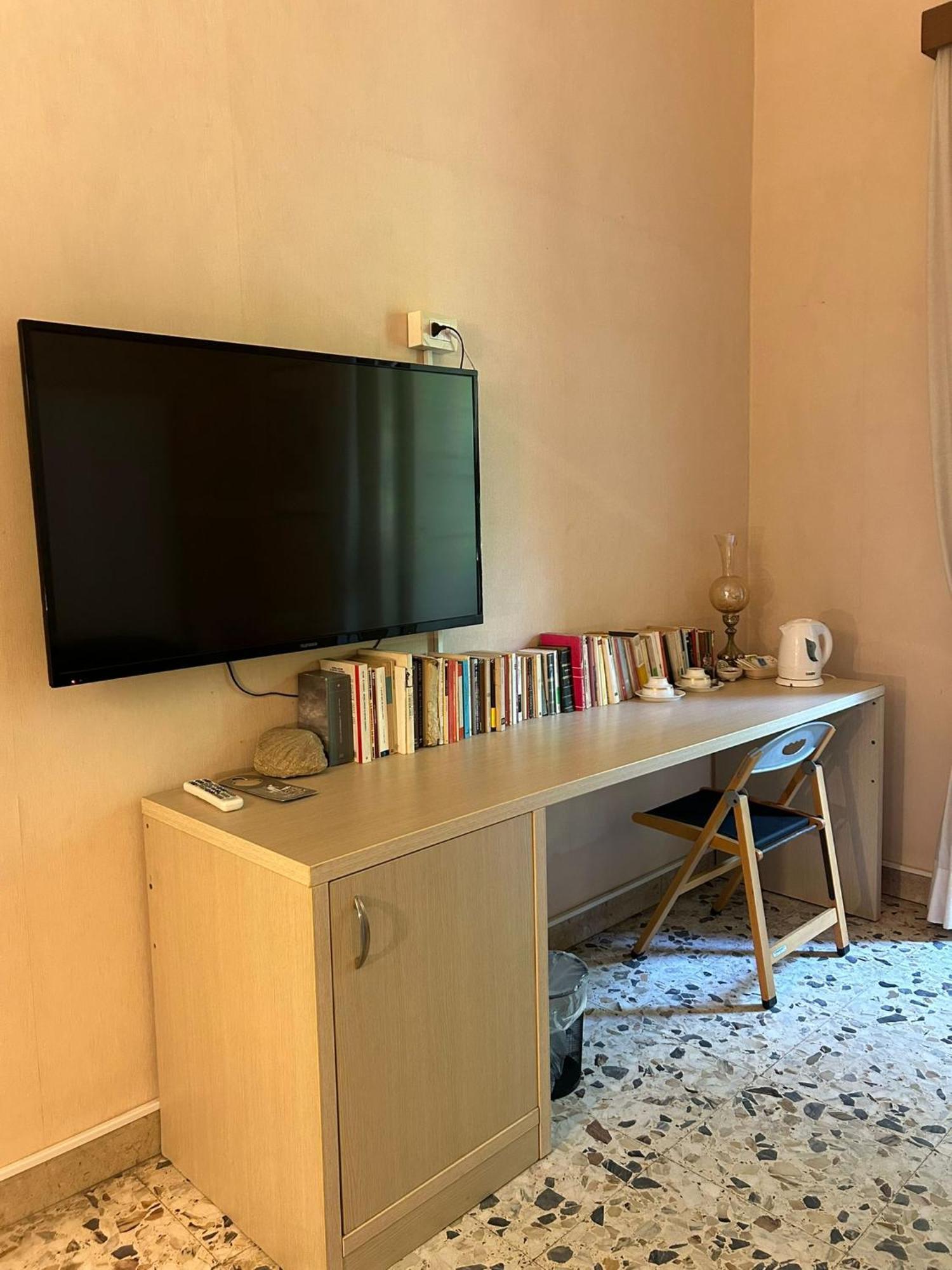 Bed And Books Bed & Breakfast Catania Bagian luar foto