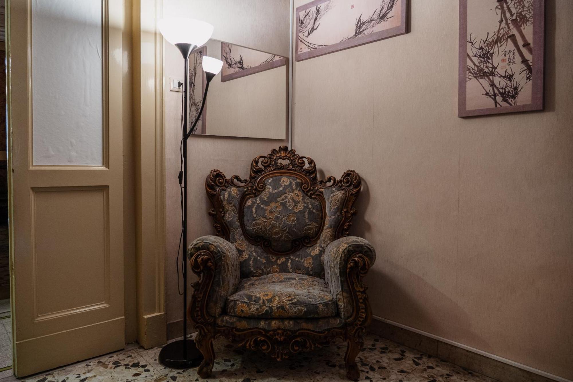Bed And Books Bed & Breakfast Catania Bagian luar foto