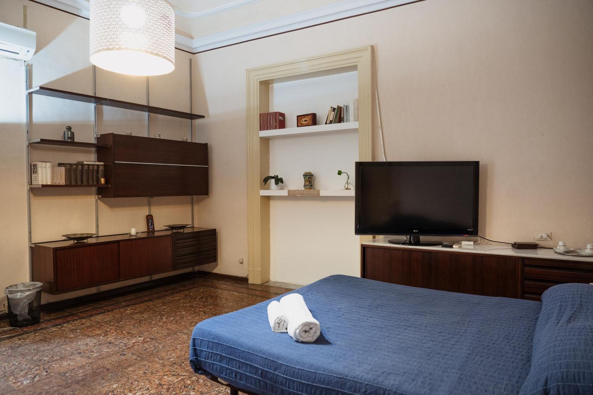 Bed And Books Bed & Breakfast Catania Bagian luar foto