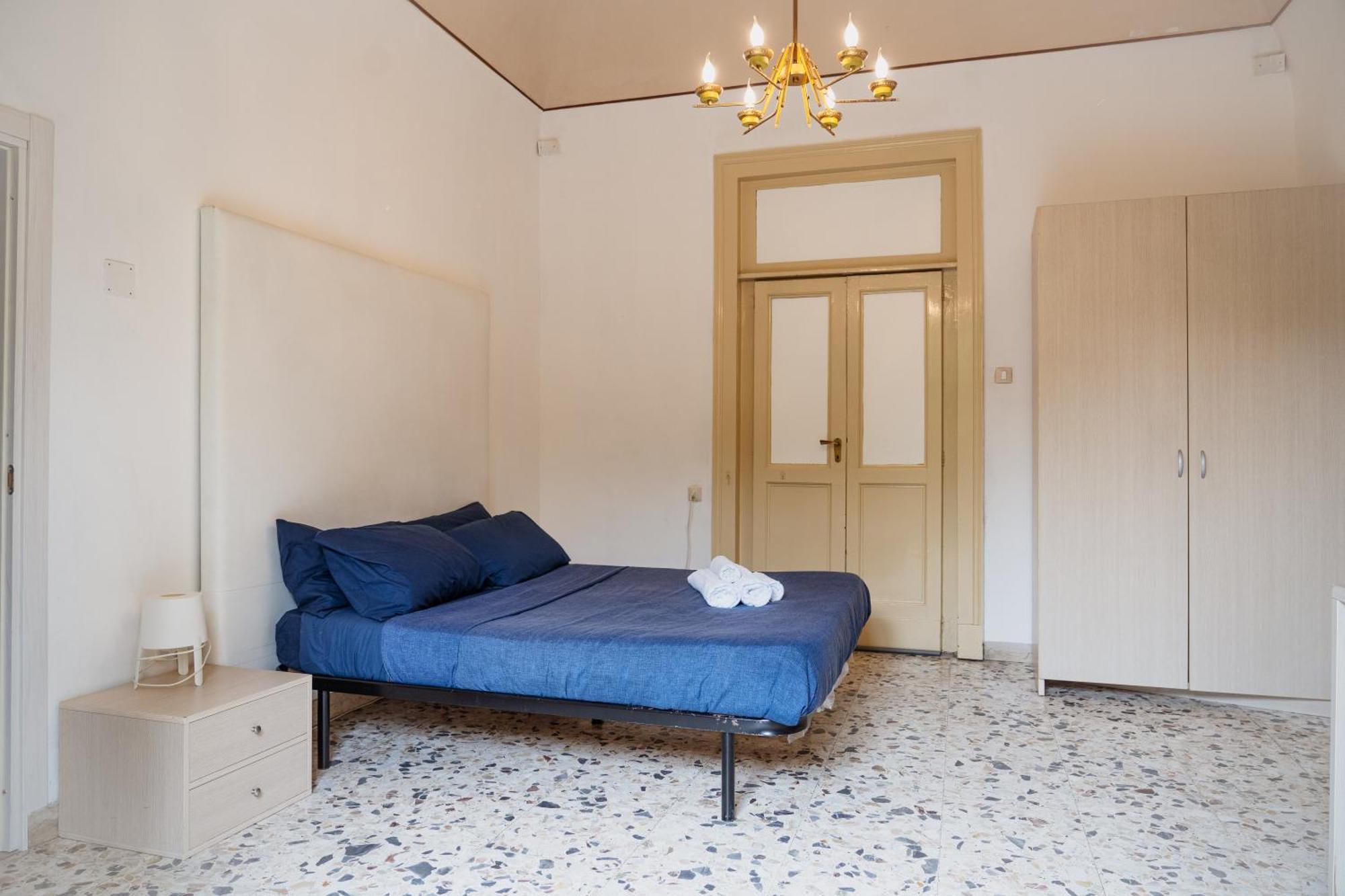 Bed And Books Bed & Breakfast Catania Bagian luar foto