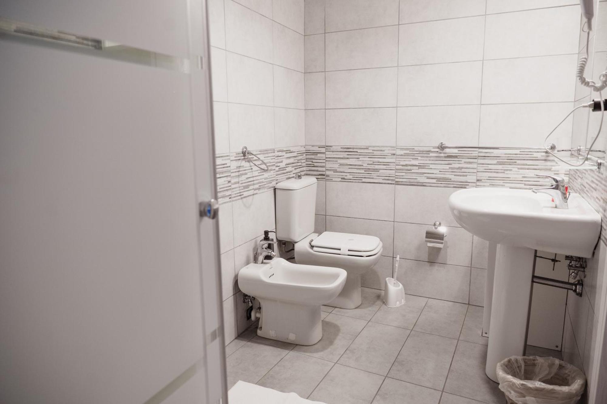 Bed And Books Bed & Breakfast Catania Bagian luar foto