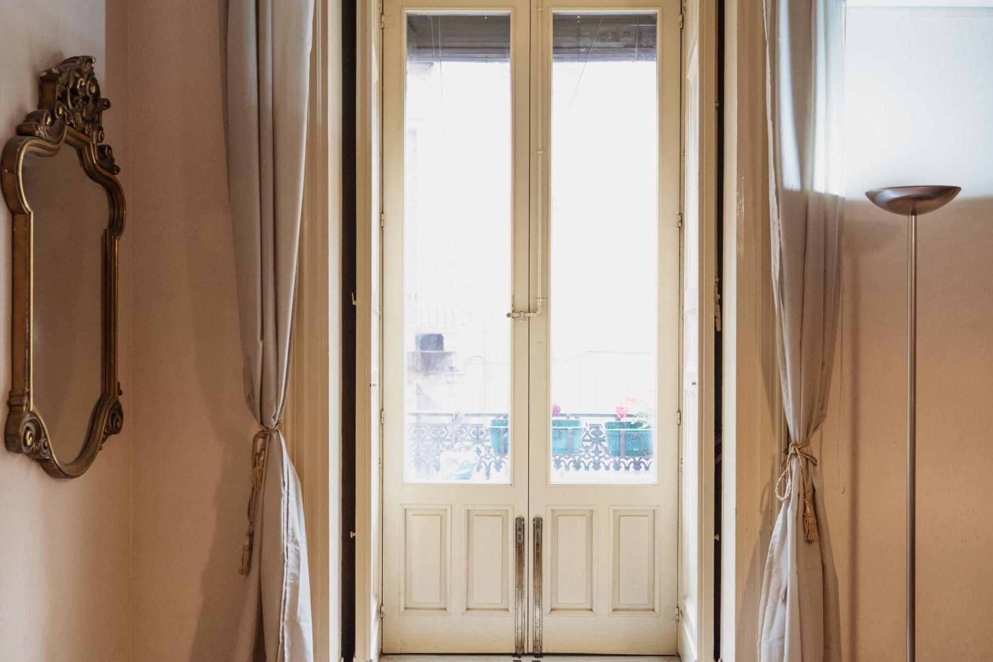 Bed And Books Bed & Breakfast Catania Bagian luar foto