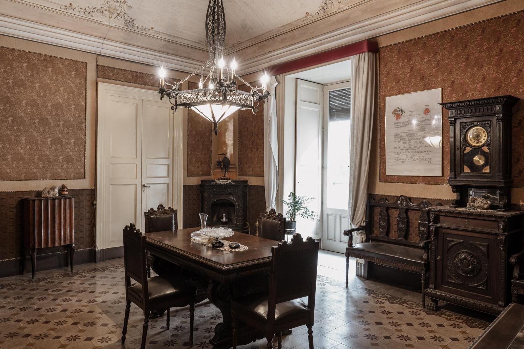 Bed And Books Bed & Breakfast Catania Bagian luar foto