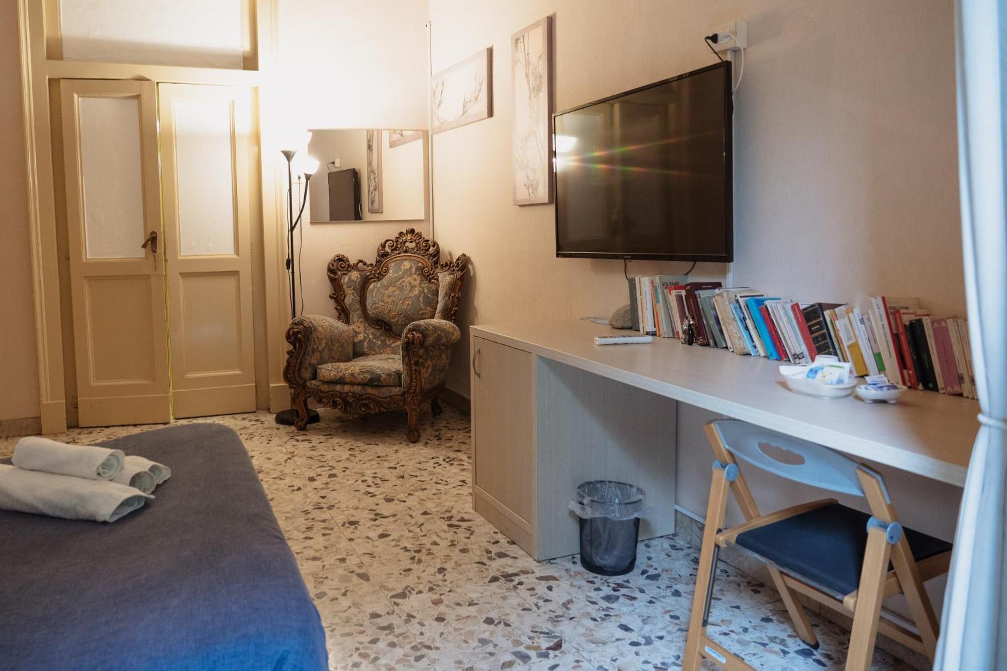 Bed And Books Bed & Breakfast Catania Bagian luar foto